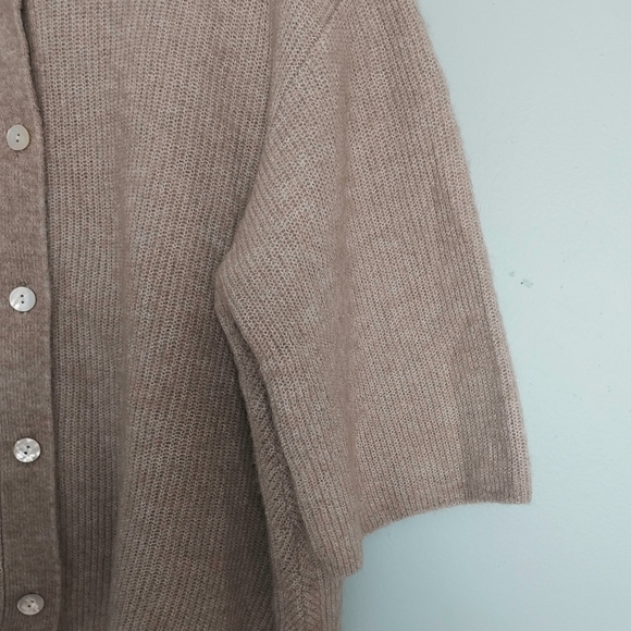 & Other Stories Tan Ribbed Cropped Boxy Cardigan Sweater Size Large Short Sleeve - Picture 8 of 15